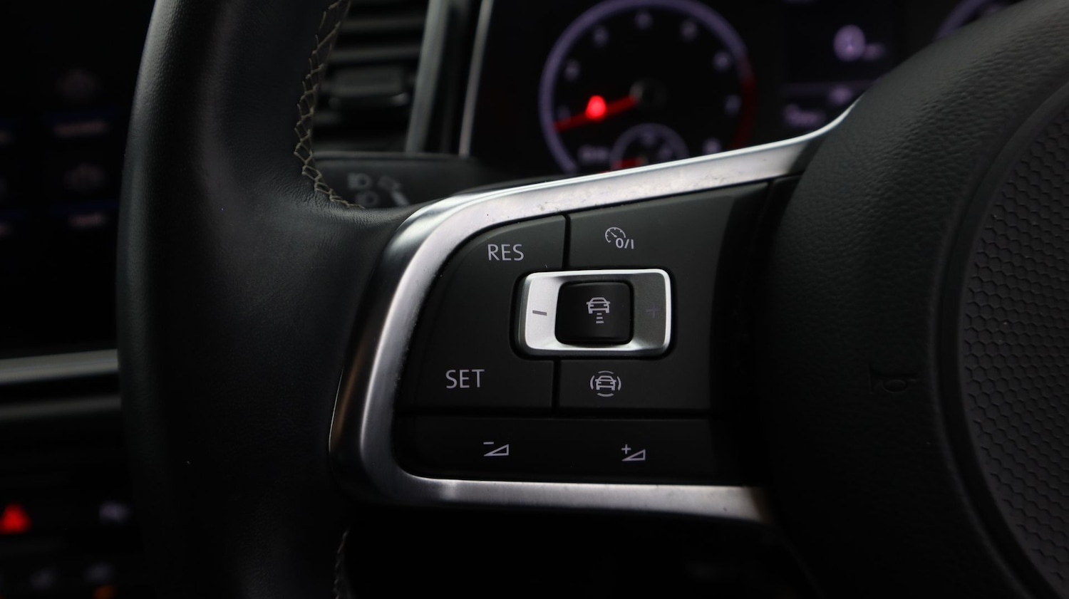 Used Volkswagen T-Roc 2021 for sale - 77357528: Photo 24