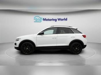 Used Volkswagen T-Roc 2021 for sale - 77357528: Photo