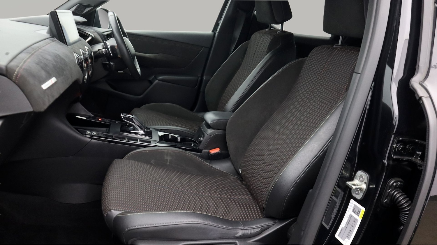 Used DS Automobiles DS 3 Crossback 2022 for sale - 77733064: Photo 13