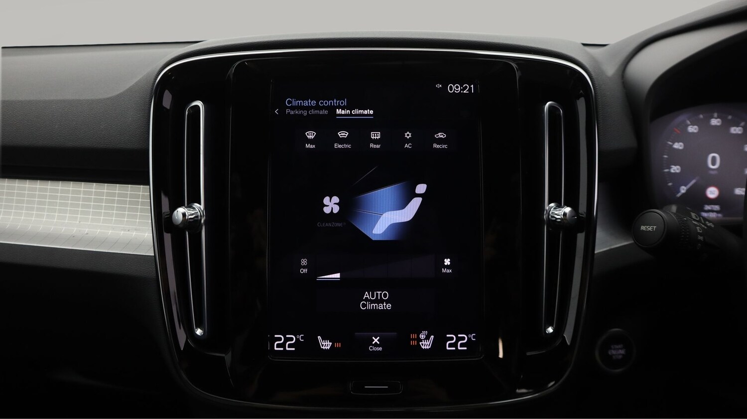 Used Volvo XC40 2023 for sale - 77248363: Photo 12