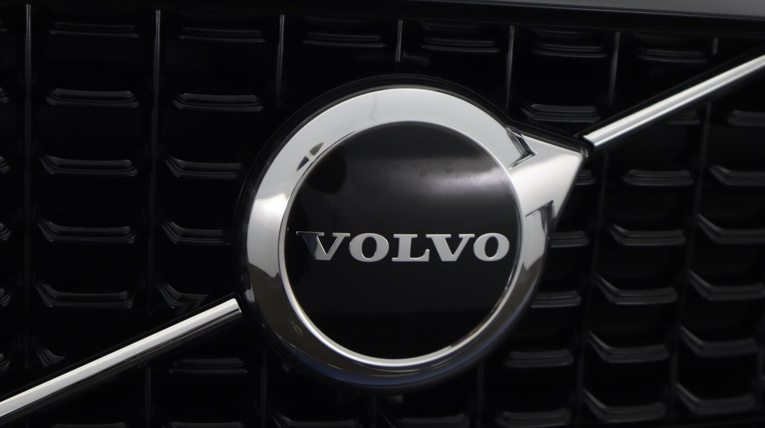 Used Volvo XC40 2023 for sale - 77248363: Photo 25