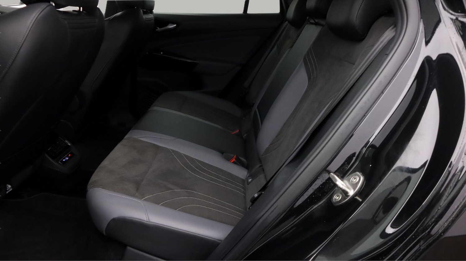 Used Volkswagen ID.4 2023 for sale - 77848179: Photo 16