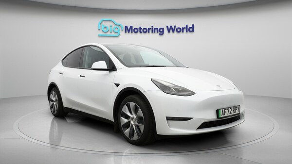 Used Tesla Model Y 2022 for sale - 76158665: Photo 2