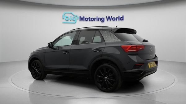 Used Volkswagen T-Roc 2021 for sale - 76200358: Photo 6