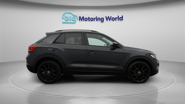 Used Volkswagen T-Roc 2021 for sale - 76200358: Photo 9