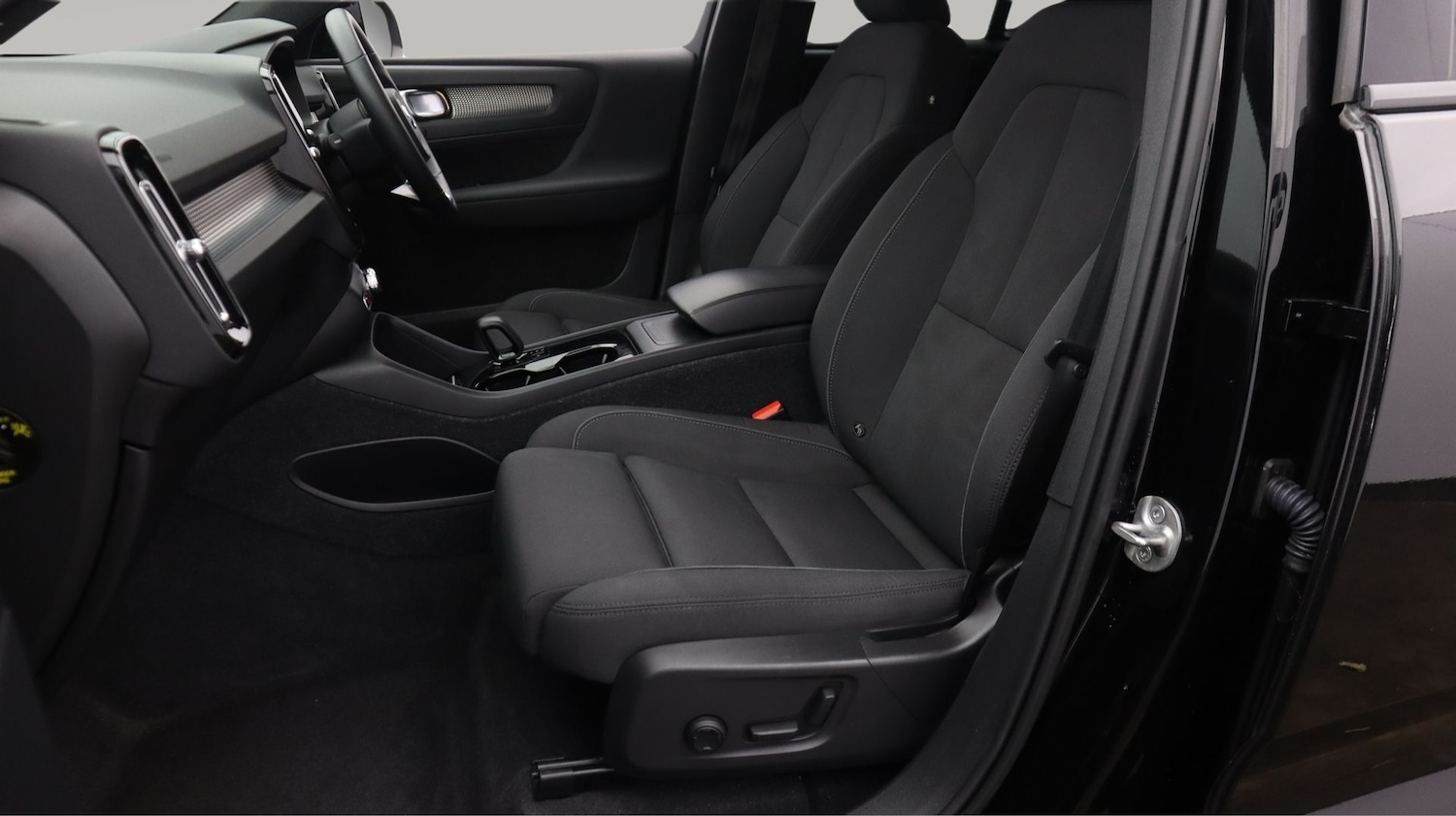 Used Volvo XC40 2022 for sale - 77746036: Photo 14