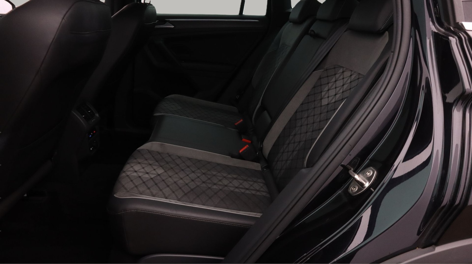 Used Volkswagen Tiguan 2021 for sale - 78202601: Photo 16