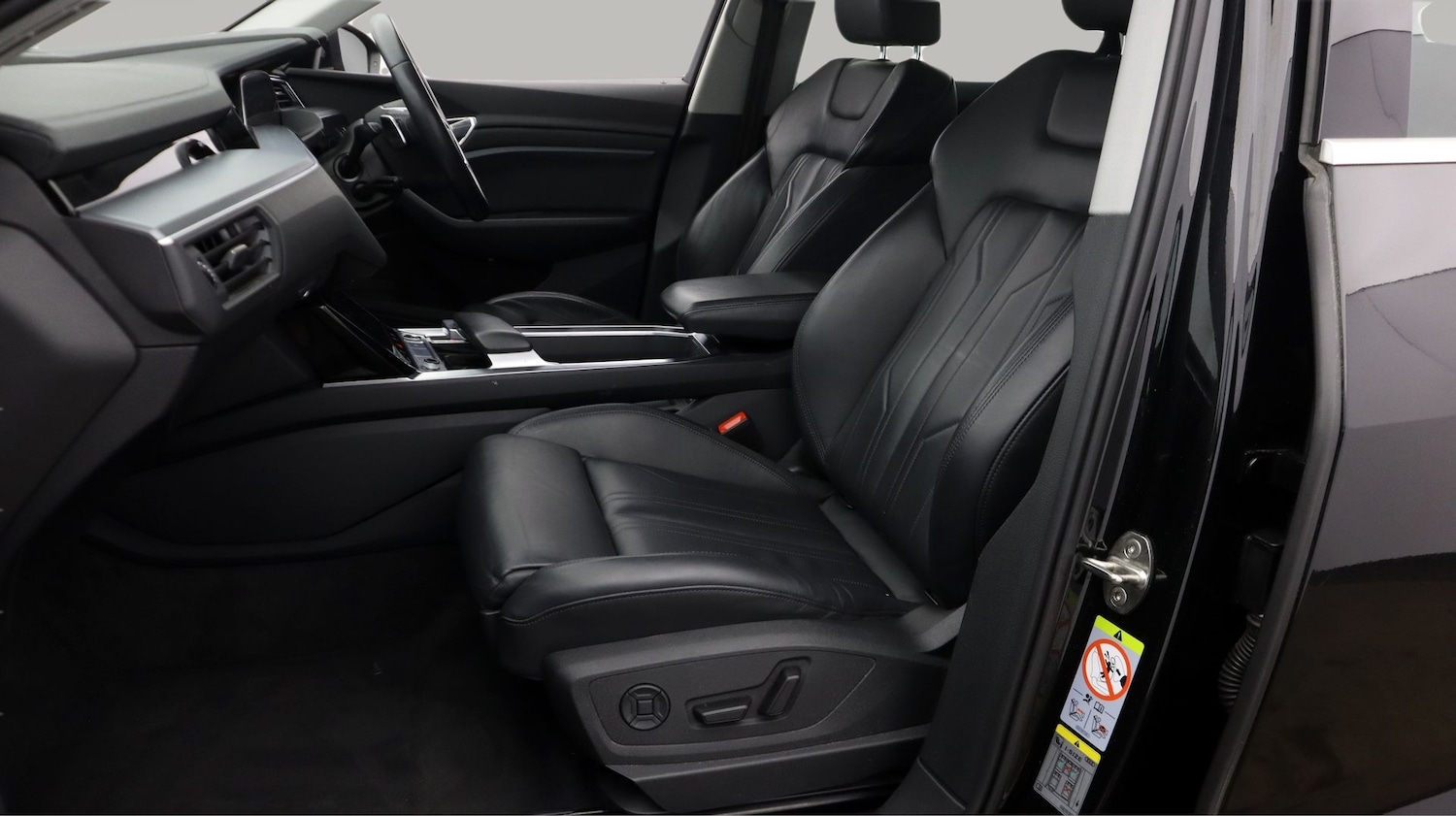 Used Audi e-tron 2021 for sale - 77921111: Photo 14