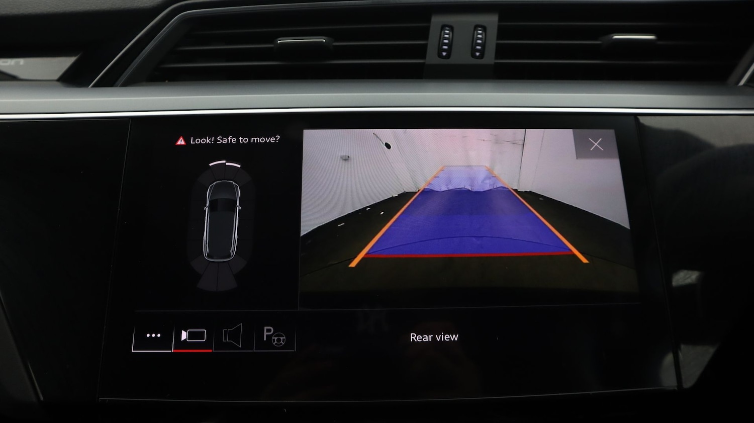 Used Audi e-tron 2021 for sale - 77921111: Photo 25