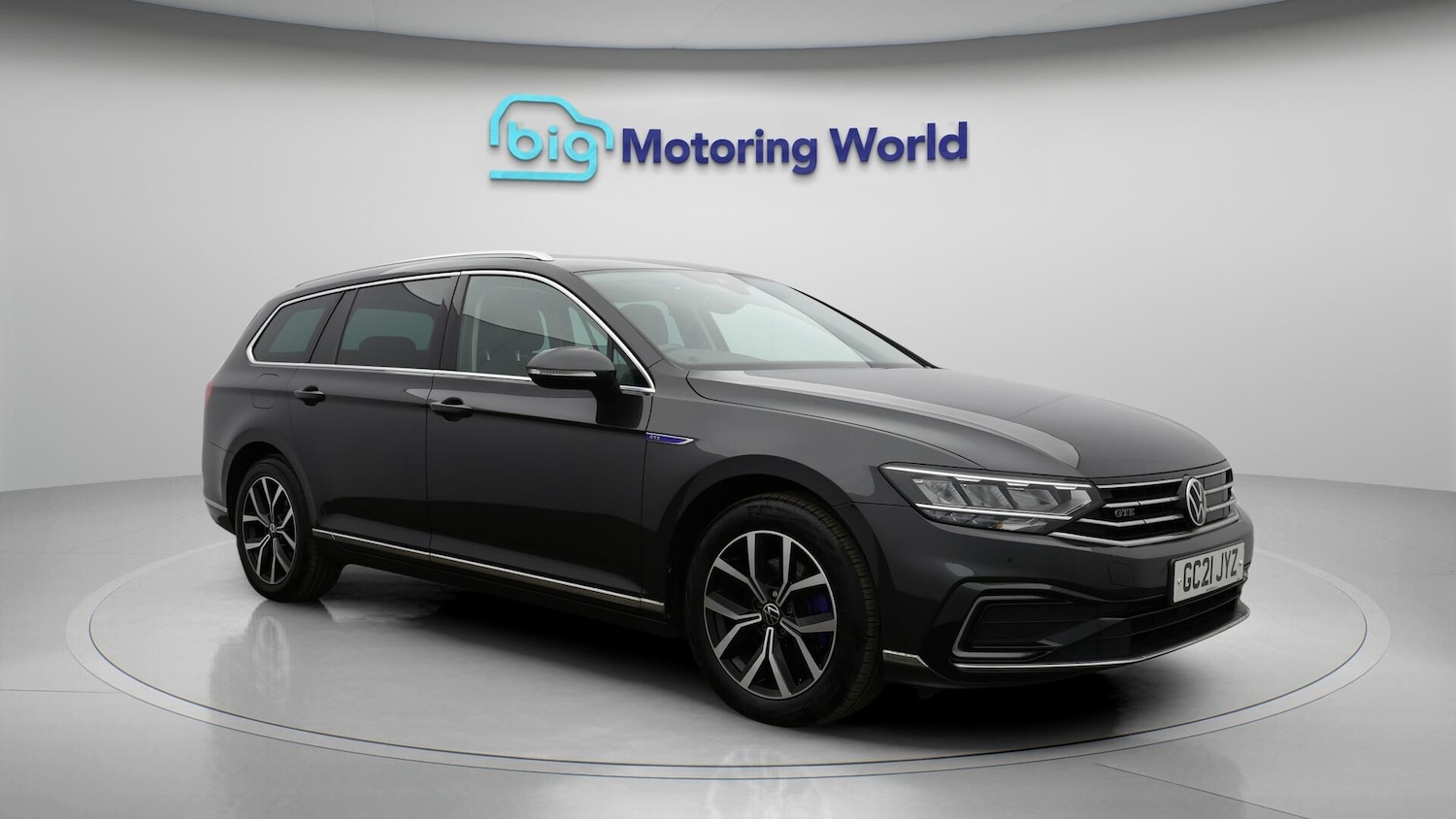 Used Volkswagen Passat 2021 for sale - 76158896: Photo 2