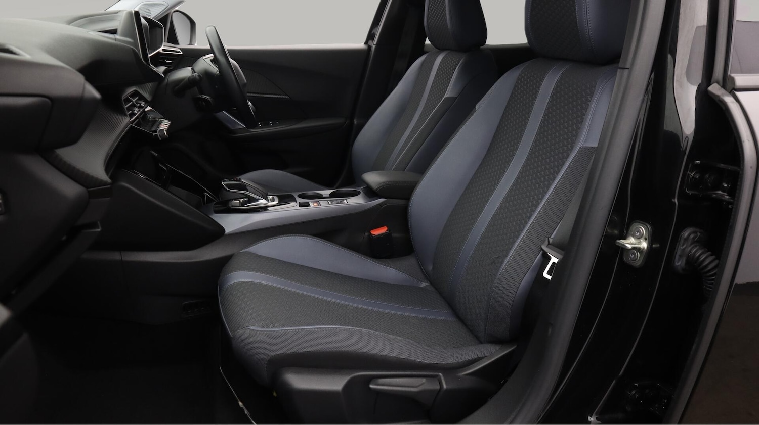 Used Peugeot 2008 2020 for sale - 76667476: Photo 15