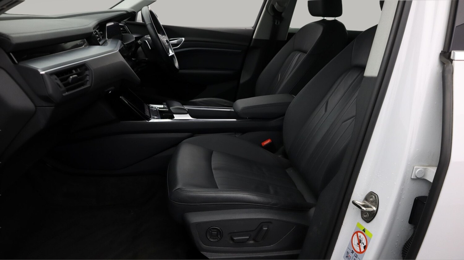 Used Audi e-tron 2021 for sale - 77282828: Photo 14