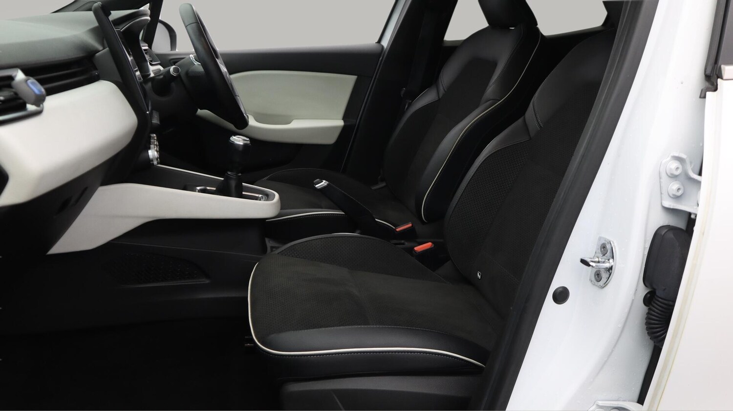 Used Renault Clio 2021 for sale - 76562211: Photo 15