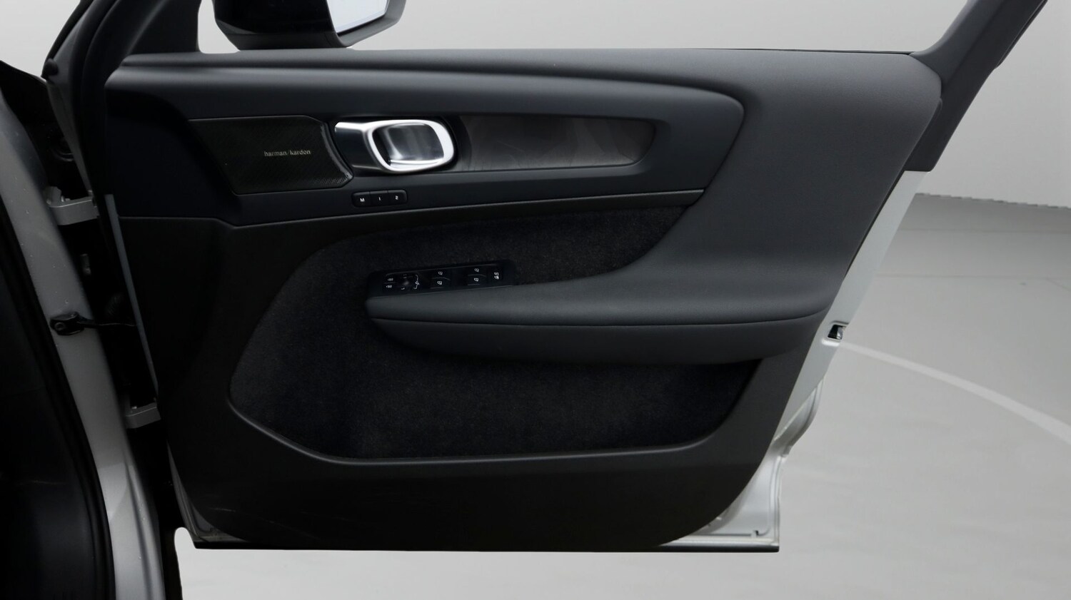 Used Volvo XC40 2024 for sale - 77610539: Photo 15