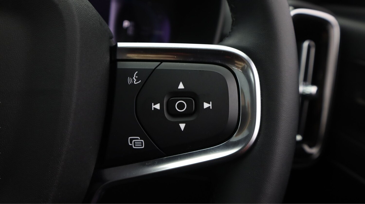 Used Volvo XC40 2024 for sale - 77610539: Photo 26