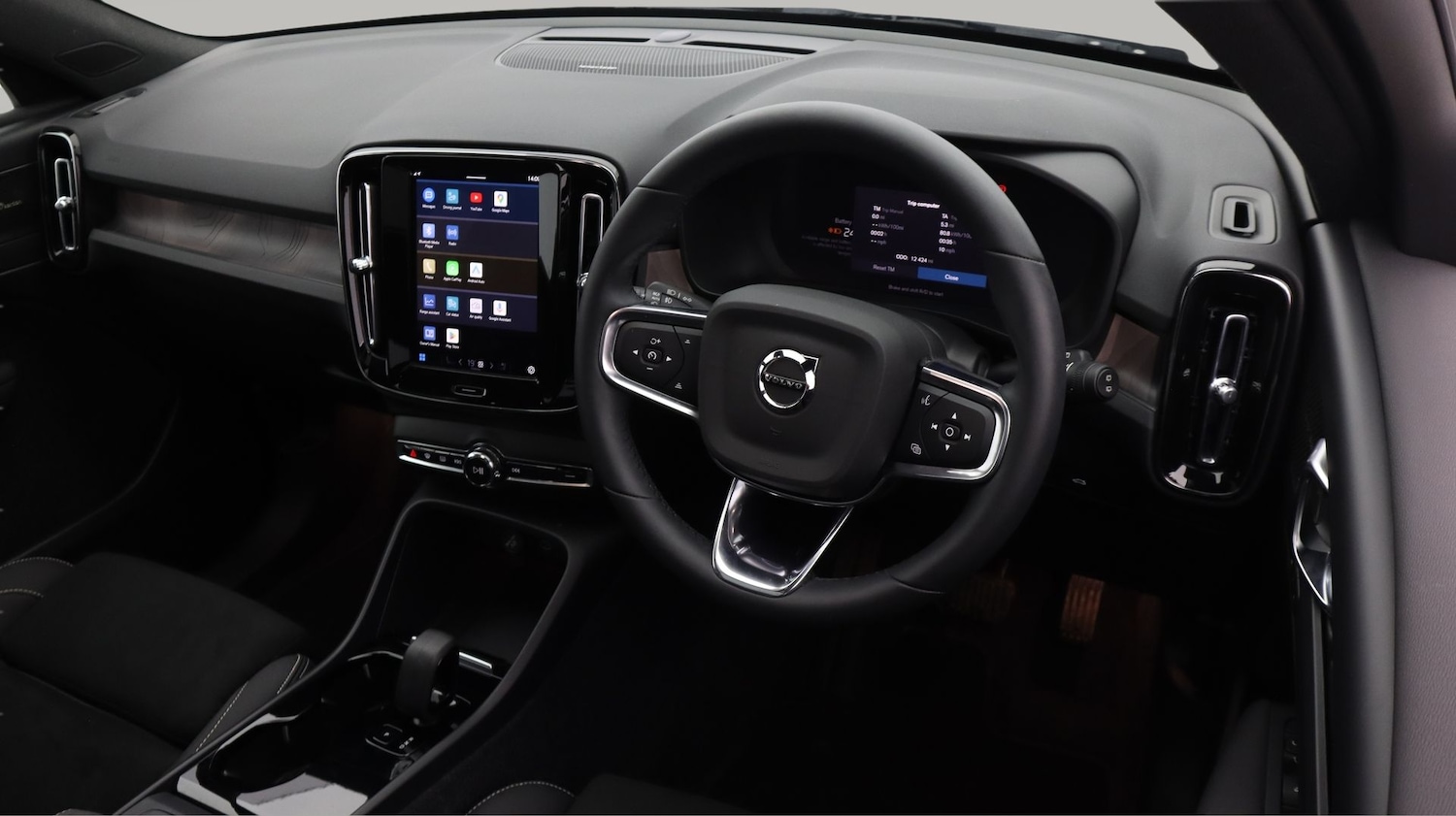 Used Volvo XC40 2024 for sale - 77610539: Photo 9