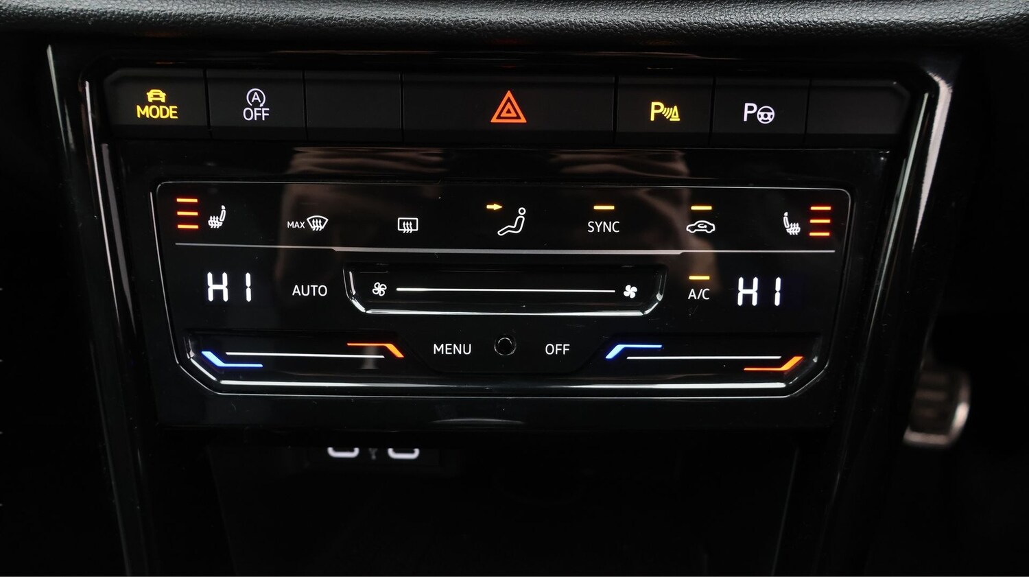 Used Volkswagen T-Roc 2023 for sale - 77248391: Photo 12