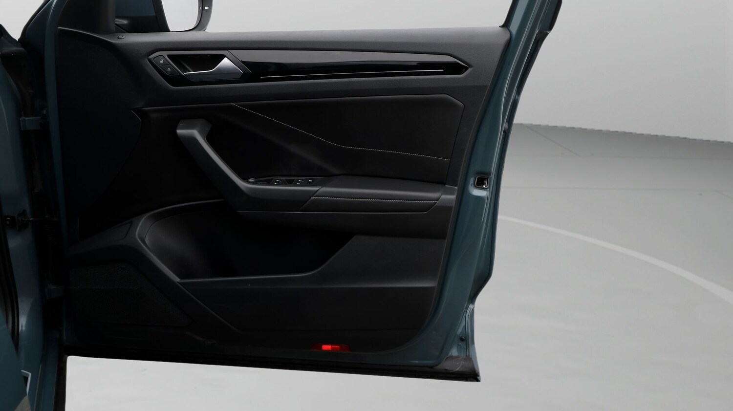 Used Volkswagen T-Roc 2023 for sale - 77248391: Photo 15