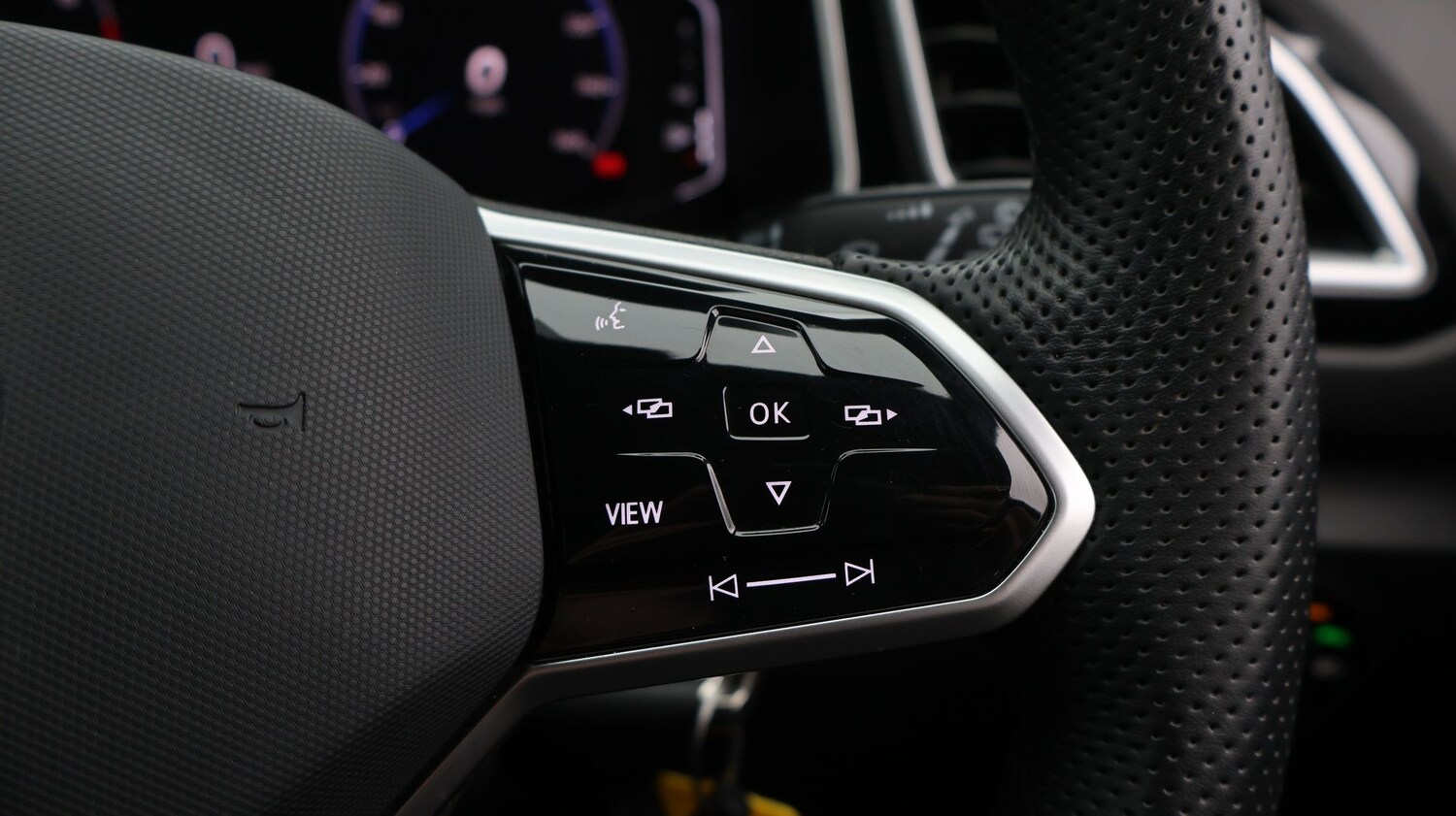 Used Volkswagen T-Roc 2023 for sale - 77248391: Photo 22