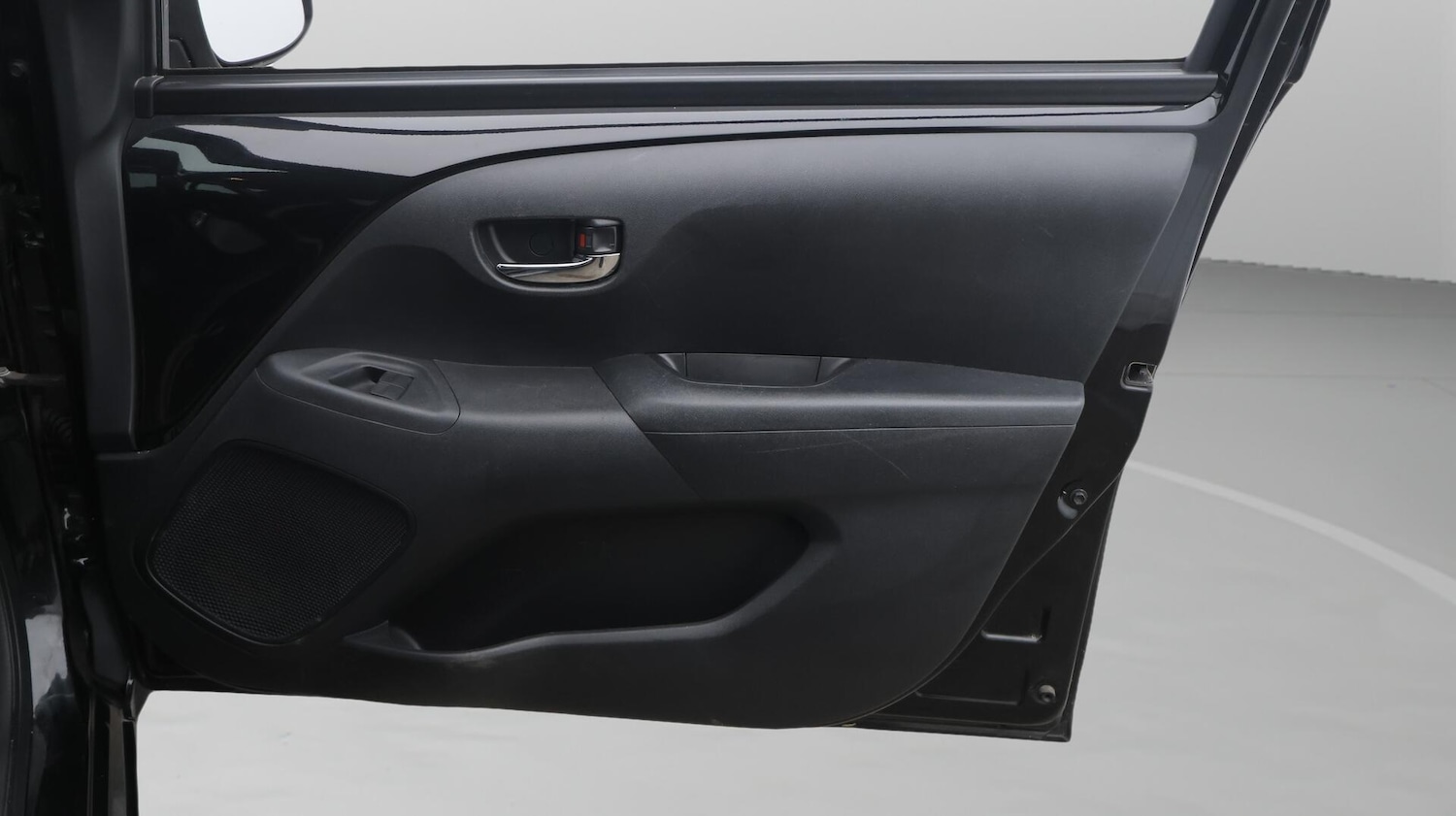 Used Toyota AYGO 2018 for sale - 76632801: Photo 16