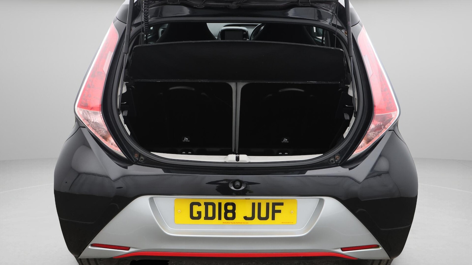 Used Toyota AYGO 2018 for sale - 76632801: Photo 18