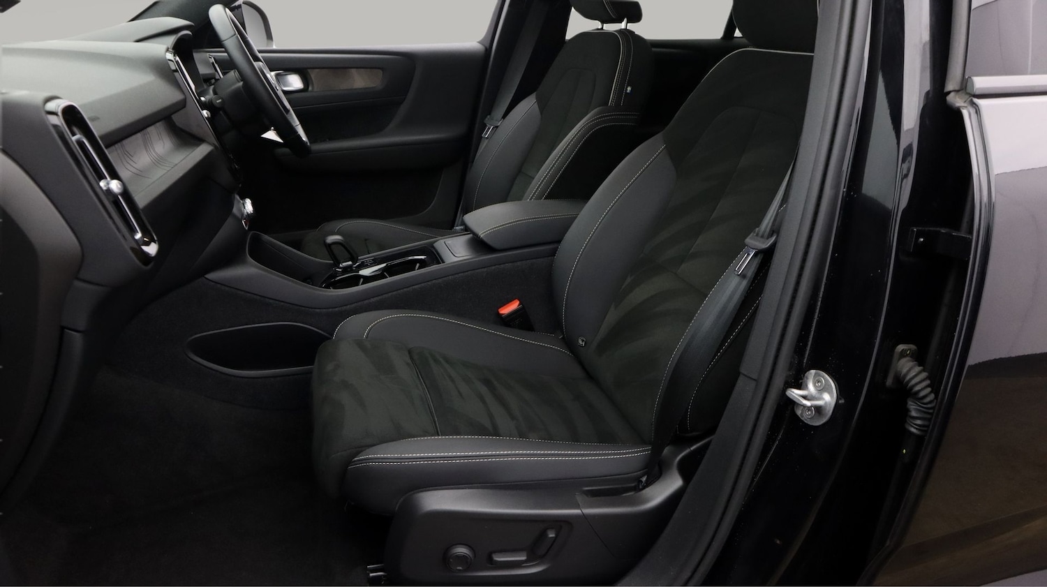 Used Volvo C40 2023 for sale - 77668294: Photo 14