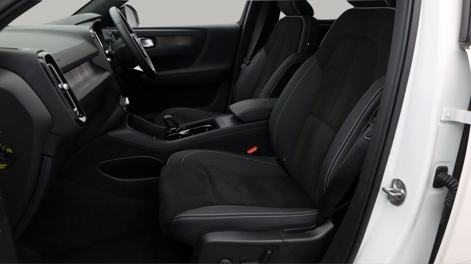 Used Volvo C40 2022 for sale - 77465535: Photo 14