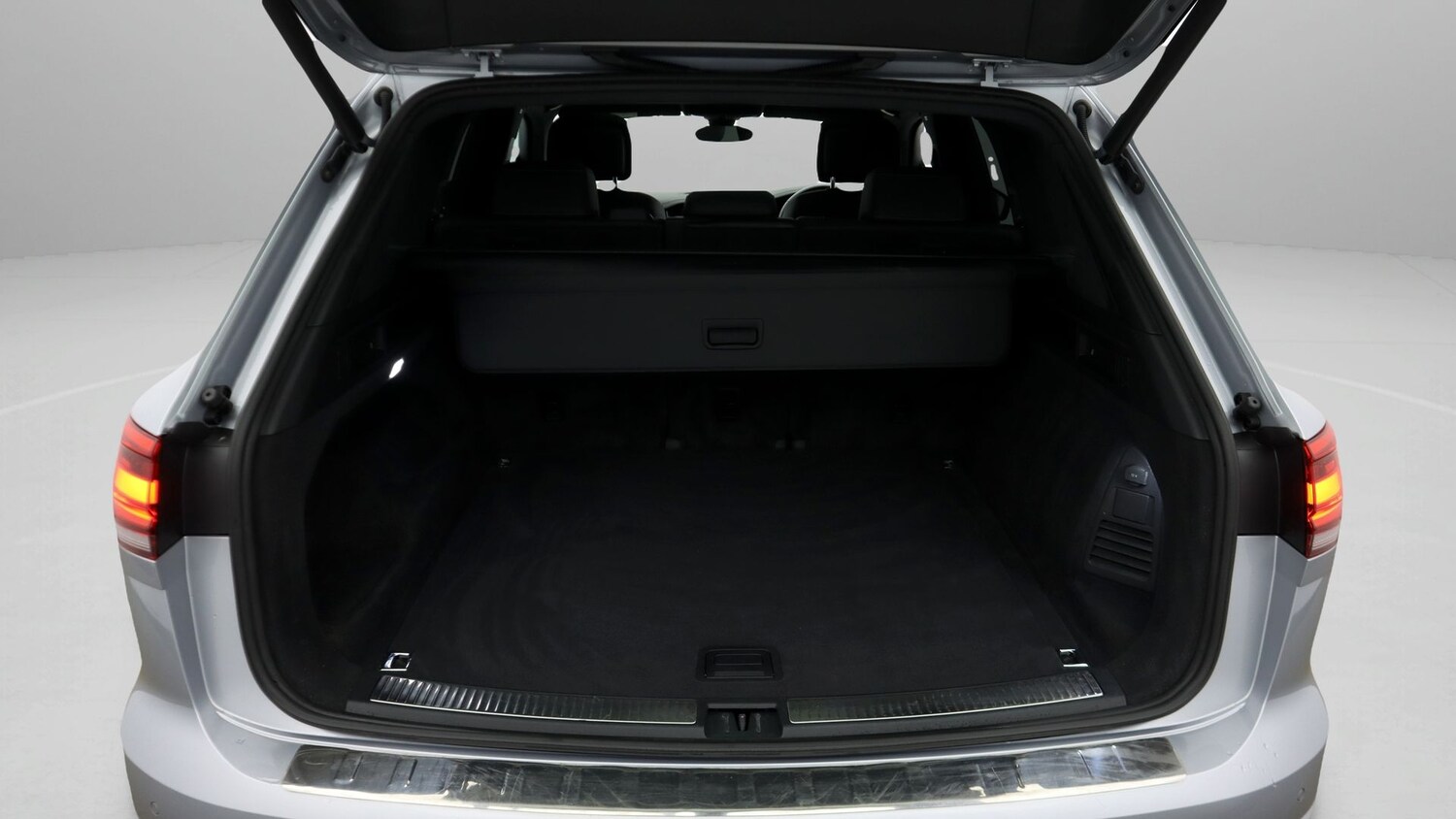 Used Volkswagen Touareg 2019 for sale - 78008403: Photo 17