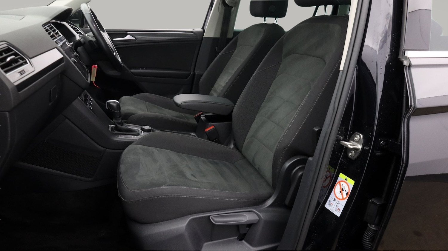 Used Volkswagen Tiguan 2020 for sale - 77399337: Photo 14