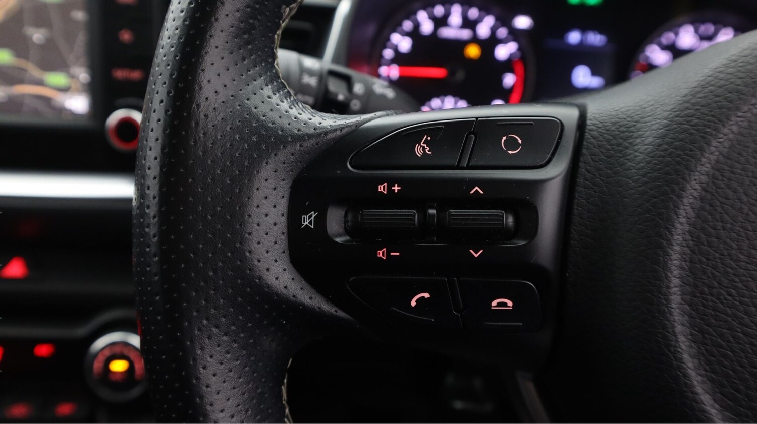 Used Kia Stonic 2020 for sale - 77840534: Photo 21