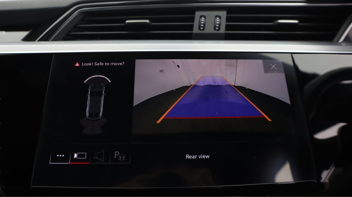 Used Audi e-tron 2022 for sale - 77329347: Photo 26