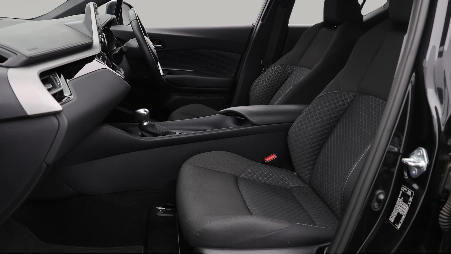 Used Toyota C-HR 2021 for sale - 76122239: Photo 15