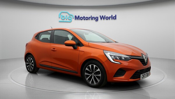 Used Renault Clio 2021 for sale - 76059262: Photo 2