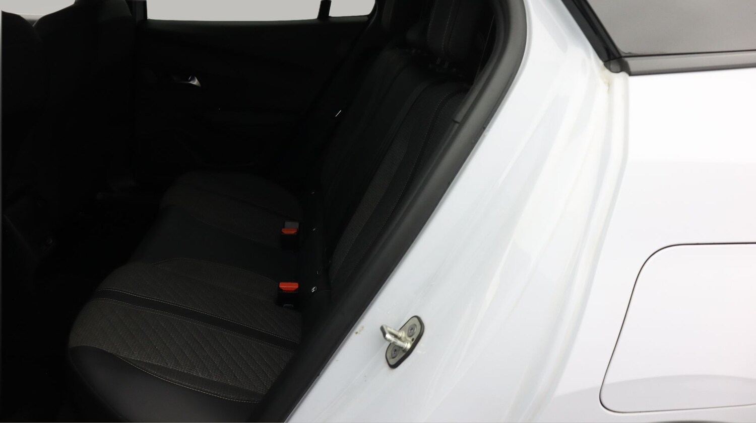 Used Peugeot 2008 2023 for sale - 77721037: Photo 15