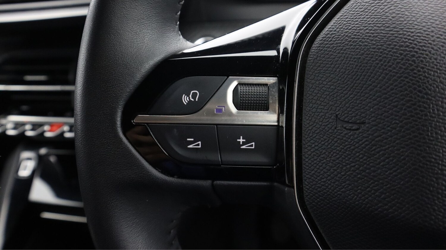 Used Peugeot 2008 2023 for sale - 77721037: Photo 21