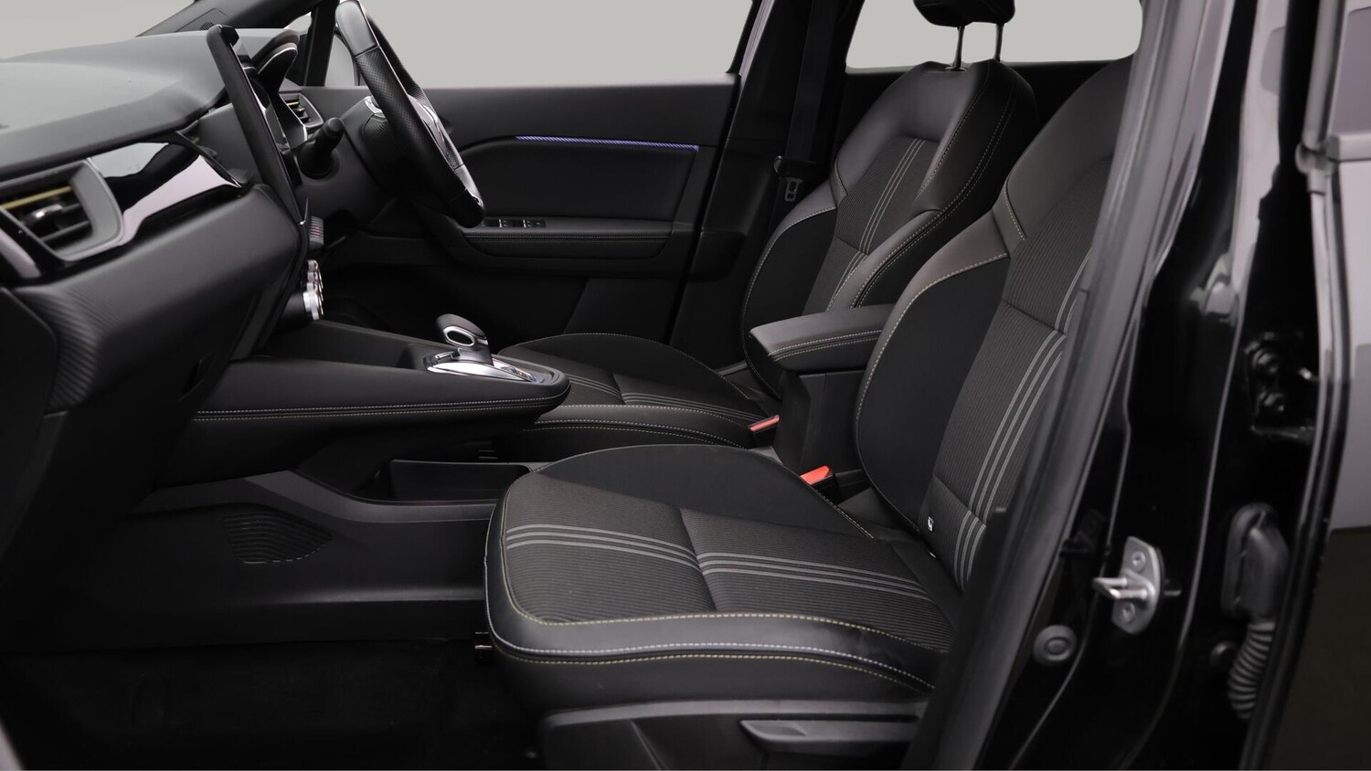 Used Renault Captur 2023 for sale - 76042187: Photo 15