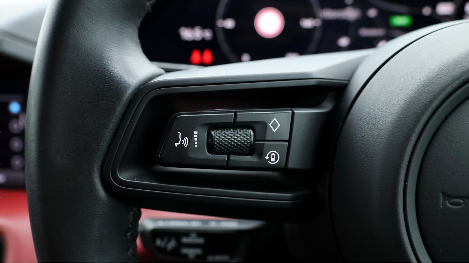 Used Porsche Taycan 2020 for sale - 77220390: Photo 24