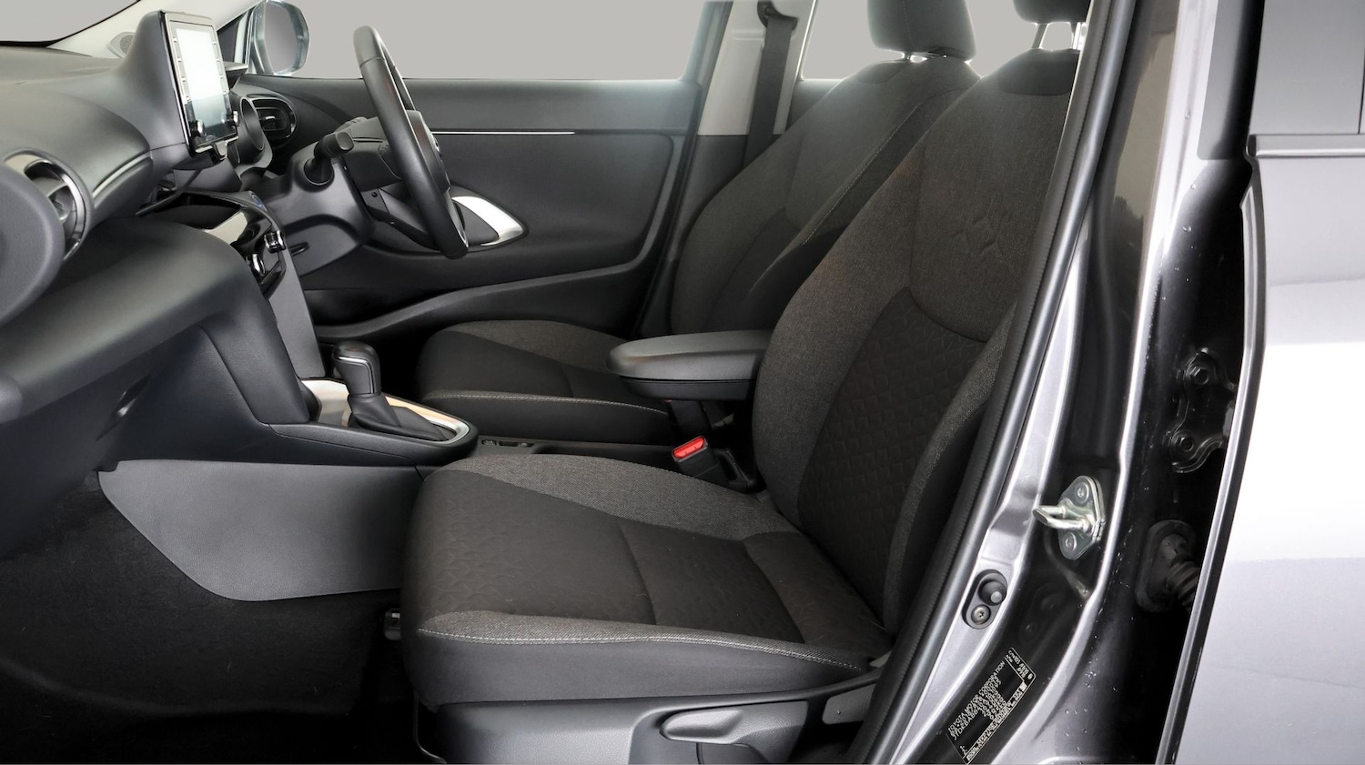 Used Toyota Yaris Cross 2023 for sale - 77932838: Photo 13