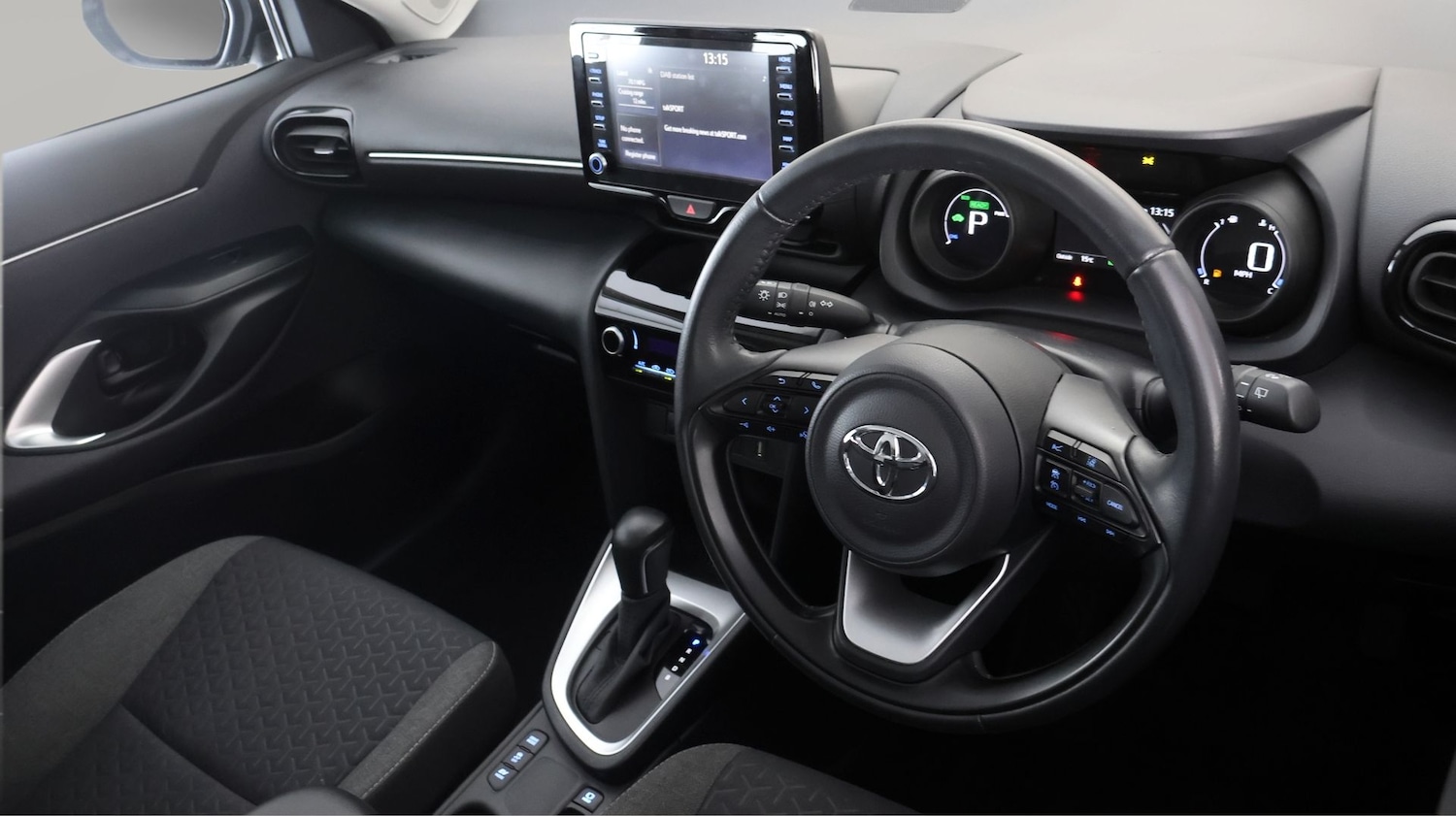 Used Toyota Yaris Cross 2023 for sale - 77932838: Photo 9