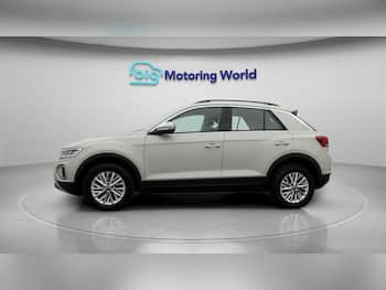 Used Volkswagen T-Roc 2023 for sale - 79668880: Photo