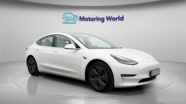 Used Tesla Model 3 2020 for sale - 76215371: Photo 2