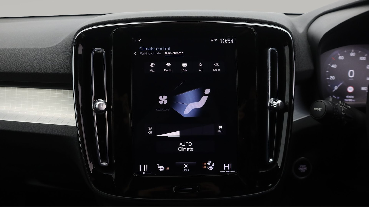 Used Volvo XC40 2023 for sale - 77777497: Photo 12