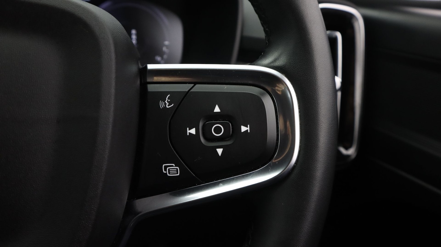 Used Volvo XC40 2023 for sale - 77777497: Photo 23