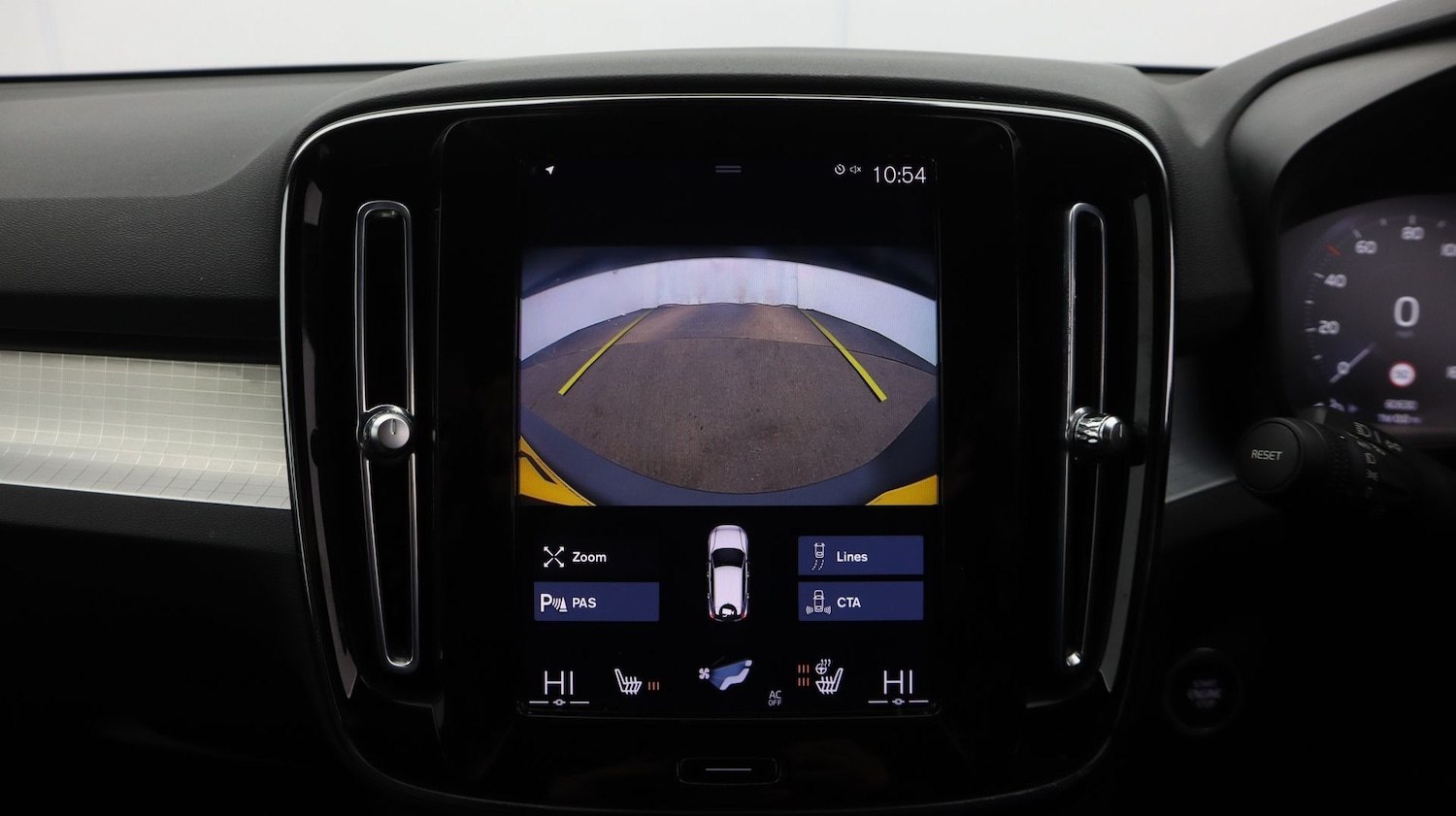 Used Volvo XC40 2023 for sale - 77777497: Photo 24