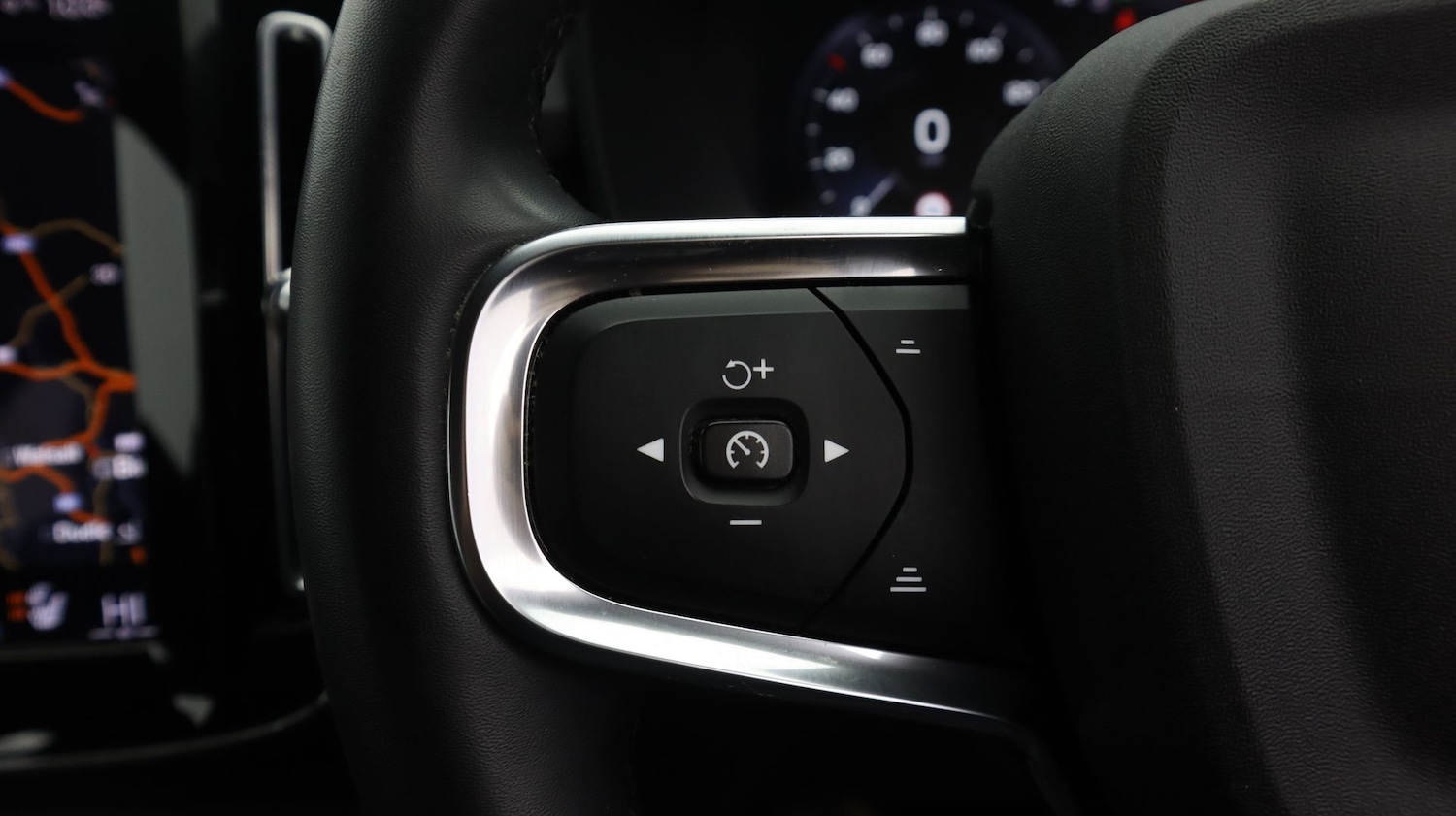 Used Volvo XC40 2023 for sale - 77777497: Photo 25