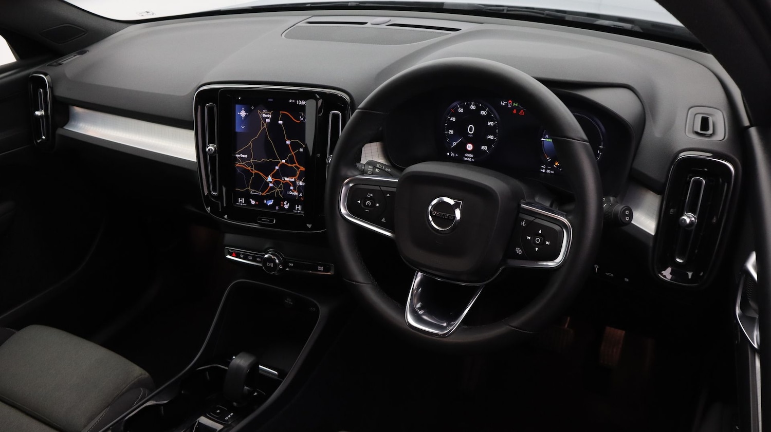 Used Volvo XC40 2023 for sale - 77777497: Photo 9