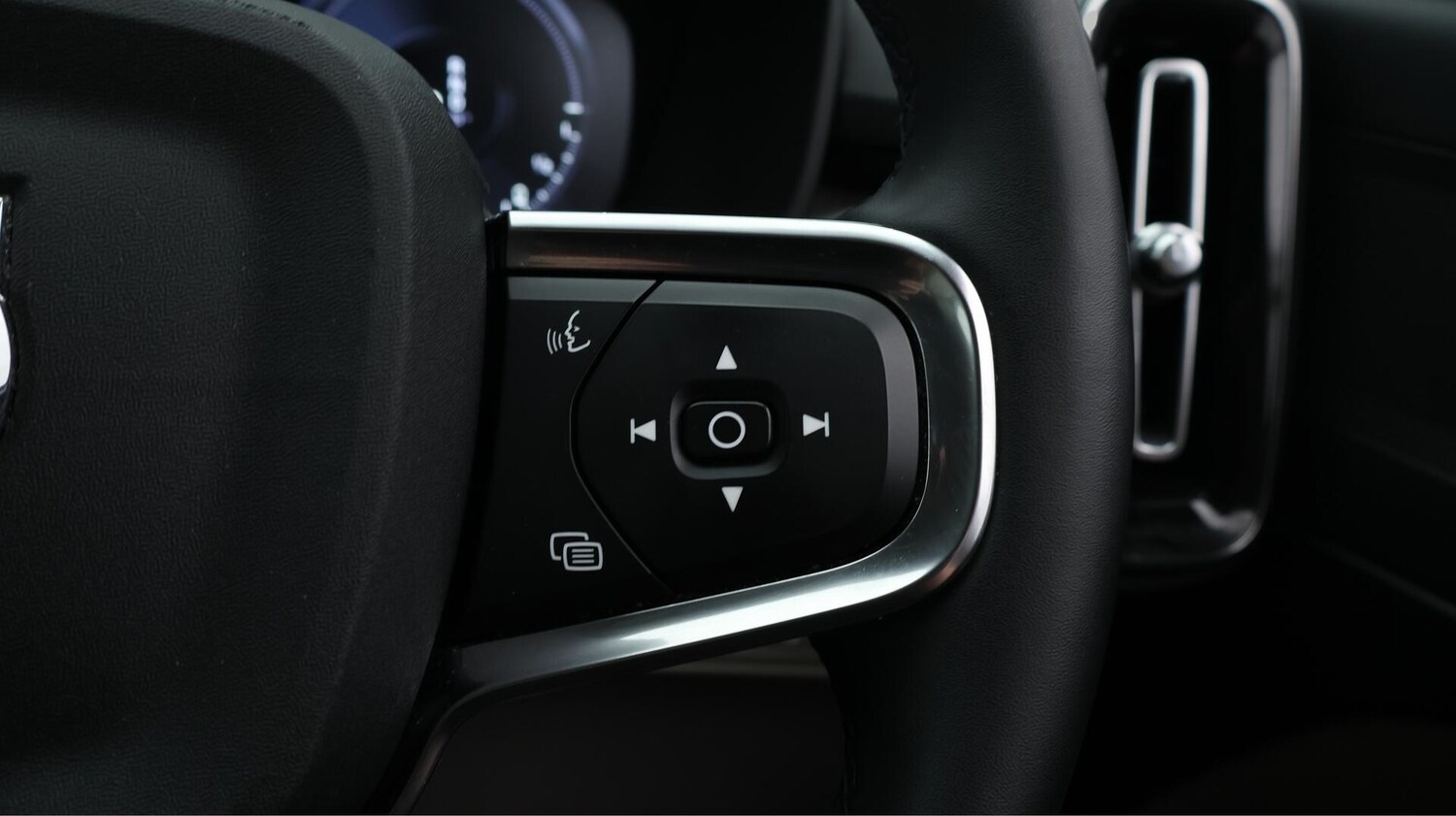 Used Volvo XC40 2022 for sale - 76700827: Photo 25