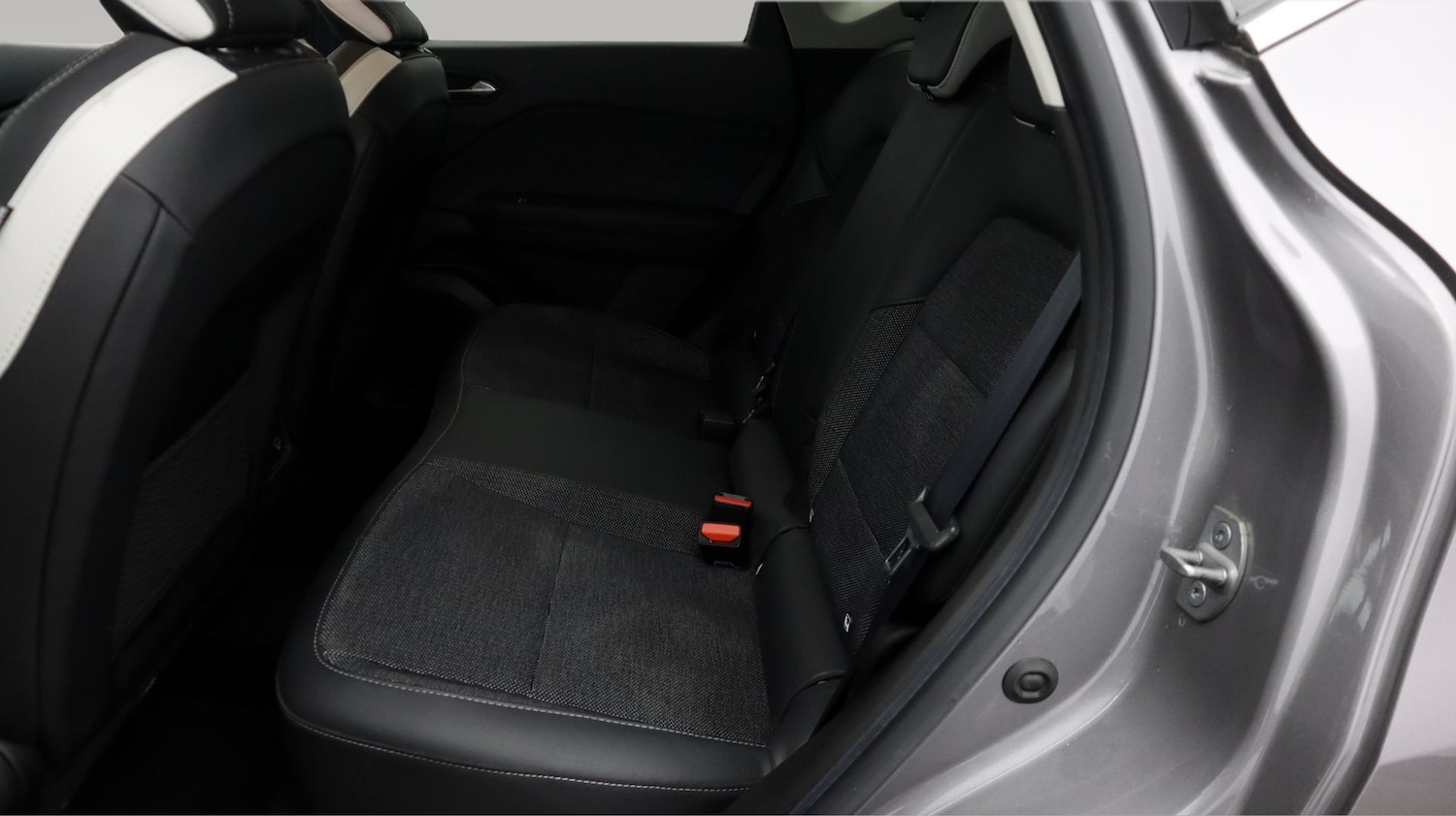 Used Renault Captur 2023 for sale - 78155625: Photo 16