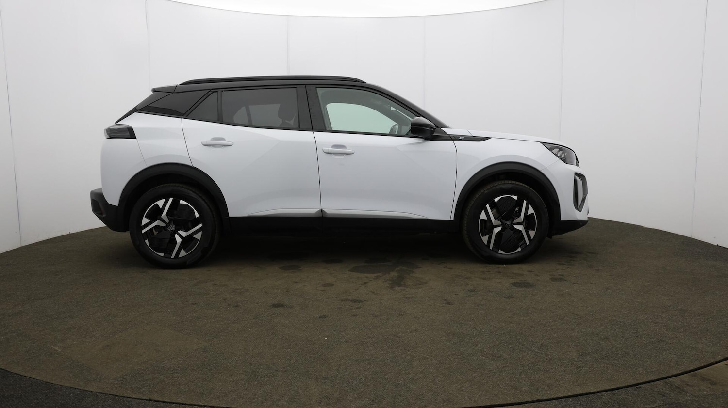 Used Peugeot E-2008 2024 for sale - 76137786: Photo 51