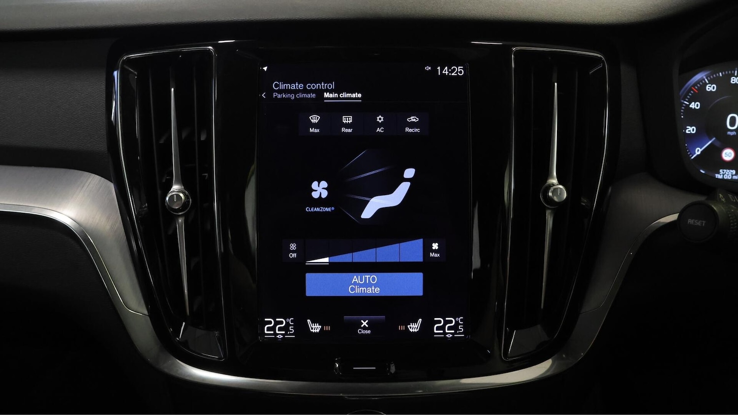 Used Volvo V60 2020 for sale - 75915033: Photo 13